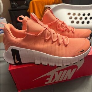 Nike Free Metcon Coral Pink training shoes